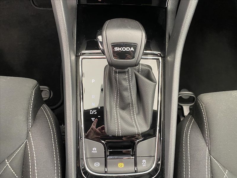 Škoda Karoq 2,0 TDI 110kW DSG SportLine - fotka 18 z 28