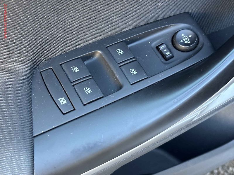 Opel Astra (2017) 1.6CDTi, AC, navi - fotka 11 z 18