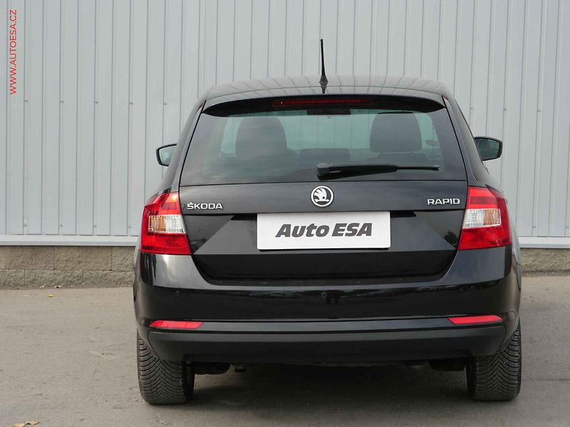 Škoda Rapid (2014) 1.2 TSi, Elegance, xenon - fotka 5 z 17