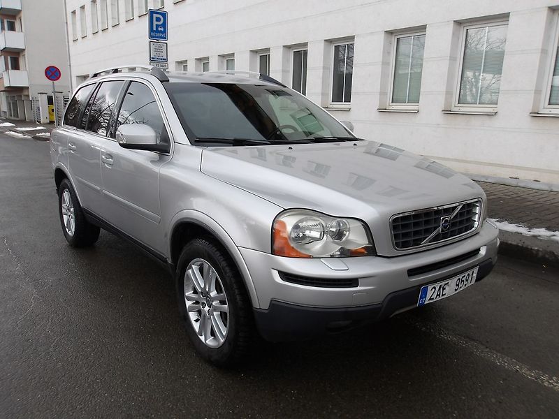 Volvo XC90 2,4D 2xPNEU ! - fotka 1 z 35