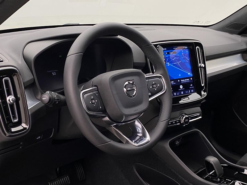 Volvo XC40 (2026) B3 AUT DARK ULTRA  - fotka 4 z 61
