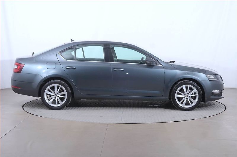 Škoda Octavia (2018) 2.0 TDI, Navi, Tempomat - fotka 6 z 21
