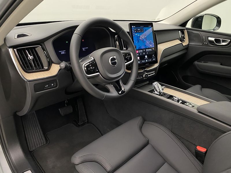 Volvo XC60 T6 AWD RECHARGE DARK PLUS CZ - fotka 4 z 62