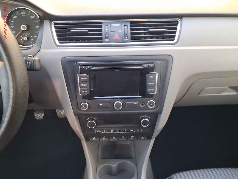 Seat Toledo (2013) 1.2 TSi, Style, navi, park - fotka 12 z 16