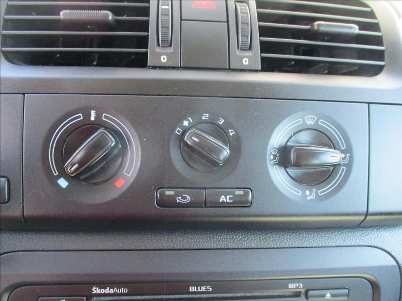 Škoda Fabia 1,2 TSI, 77kW, klima, tažné, - fotka 16 z 29