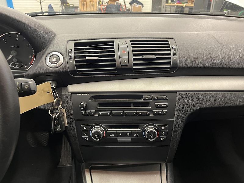 BMW Řada 1 118D 105kW - fotka 10 z 13