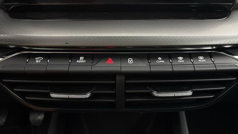 Škoda Octavia 1.0 TSI Ambition Combi - fotka 13 z 24