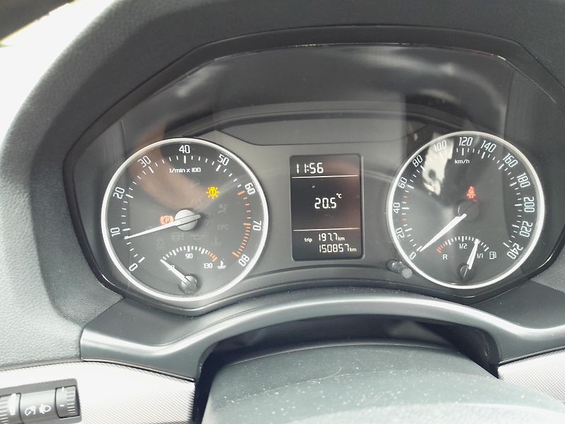 Škoda Octavia (2012) 1,2 TSI 77KW serviska 2x klíč - fotka 14 z 16