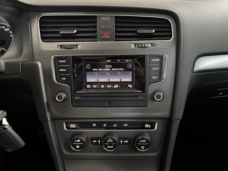 Volkswagen Golf (2013) Variant 1.4 TSI 90 KW  - fotka 12 z 23