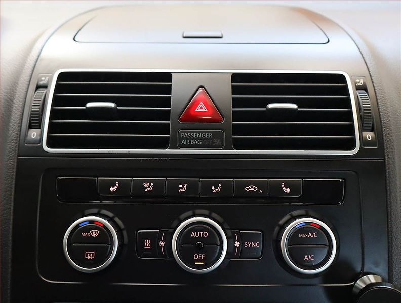 Volkswagen Touran (2013) 2.0 TDI, Navi, Tempomat - fotka 12 z 21