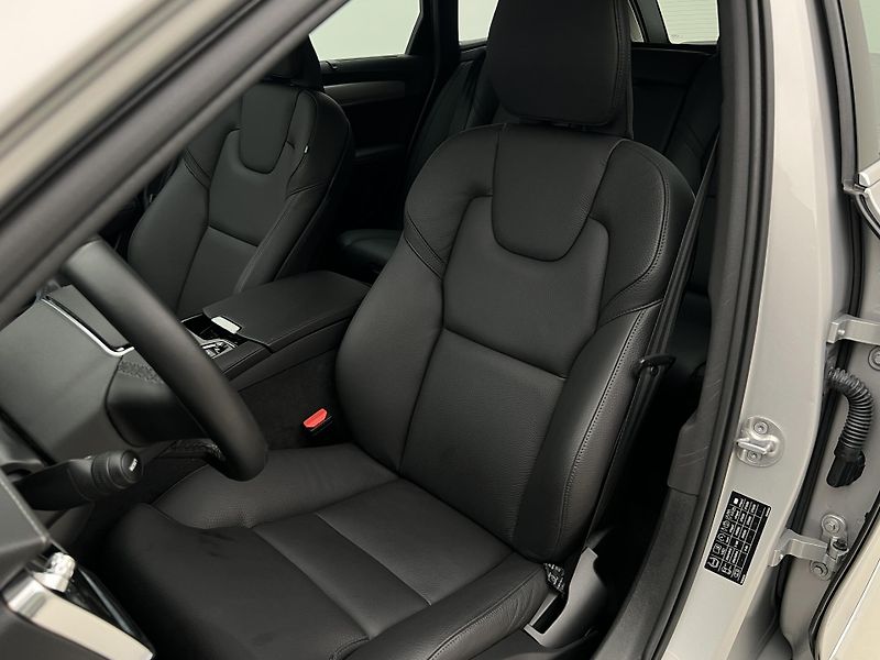 Volvo V90 T6 AWD RECHARGE BRIGHT PLUS  - fotka 17 z 46