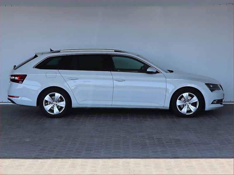 Škoda Superb (2018) 2.0 TDI, Automat, Kůže, Navi - fotka 6 z 25