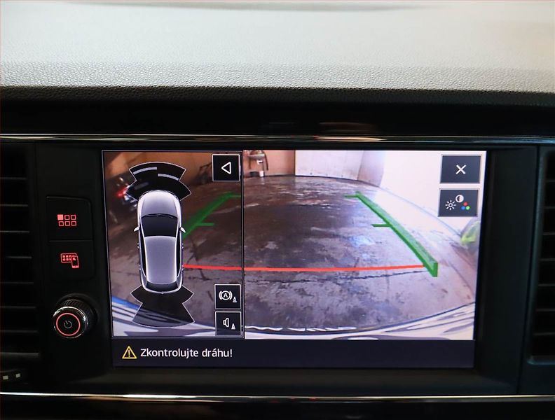 Seat Leon (2019) 1.5 TSI, Kůže, Tempomat - fotka 18 z 22