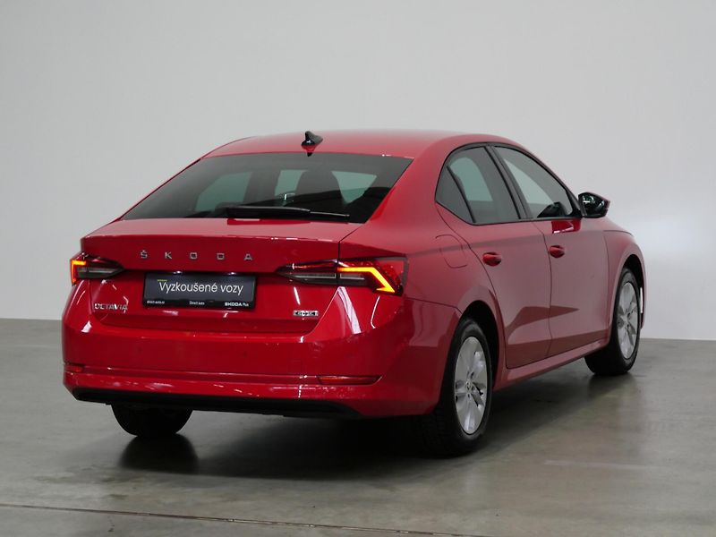 Škoda Octavia - fotka 2 z 28
