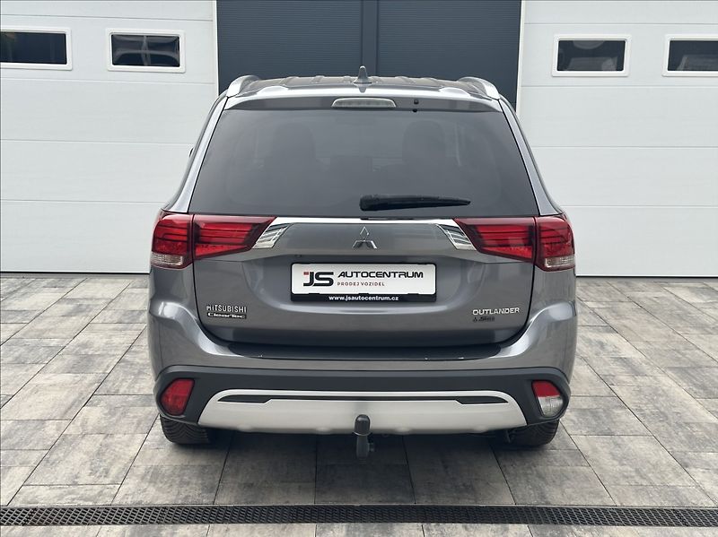 Mitsubishi Outlander 2,0 150PS  Active A/T - fotka 8 z 52