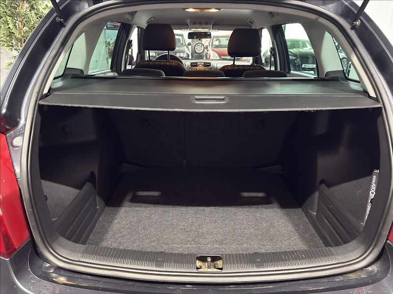 Škoda Fabia 1,2   TSI STYLE TEMPO TAŽNÉ - fotka 18 z 22