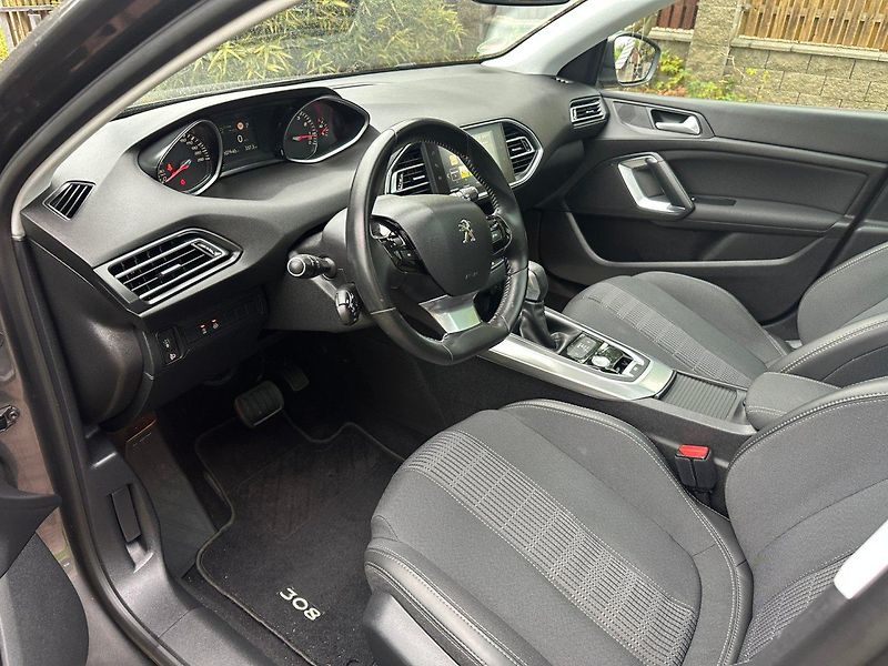 Peugeot 308 (2017) 1.2T 96kw - fotka 12 z 28