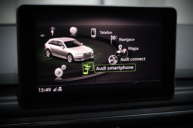 Audi A4 2.0 TFSI ultra 140 kW S line - fotka 40 z 49