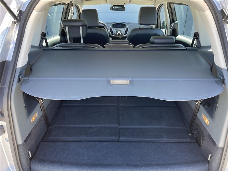 Ford Grand C-MAX 1,6 i 110KW TITANIUM 7.MÍST - fotka 22 z 25