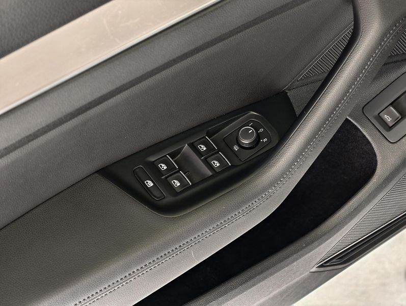 Volkswagen Passat 1.4 TSi 110kW DSG, HIGHLINE - fotka 20 z 22