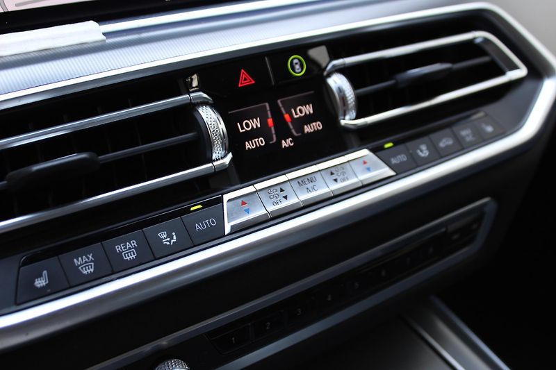 BMW X5 xDrive30d - fotka 14 z 26