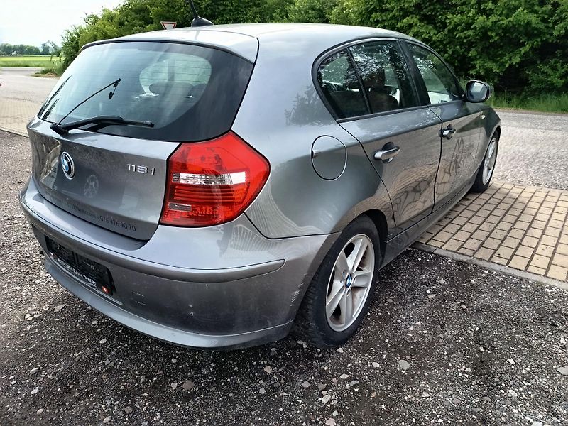 BMW Řada 1 (2010) 2.0i 105kw - fotka 17 z 46