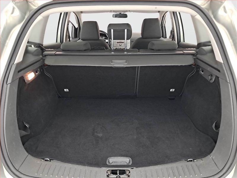 Ford Kuga (2009) 2.0 TDCi - fotka 13 z 15