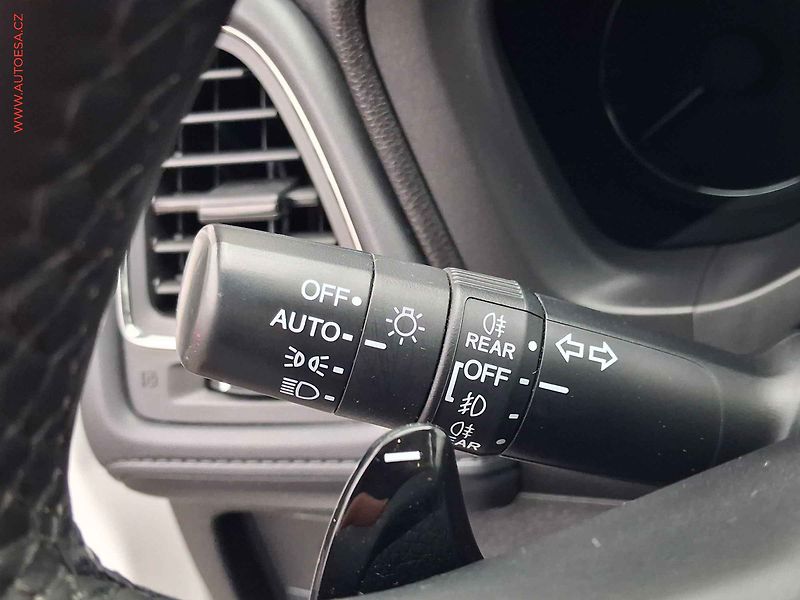 Honda HR-V (2016) 1.5 i- VTEC, Executive, AT - fotka 15 z 18