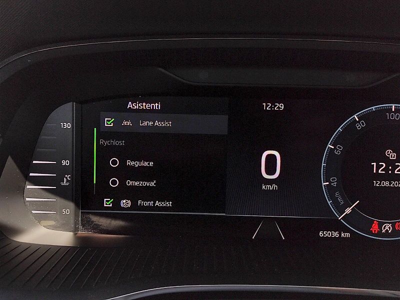 Škoda Octavia (2022) Combi Ambition Plus 2,0 Tdi 85 - fotka 8 z 35