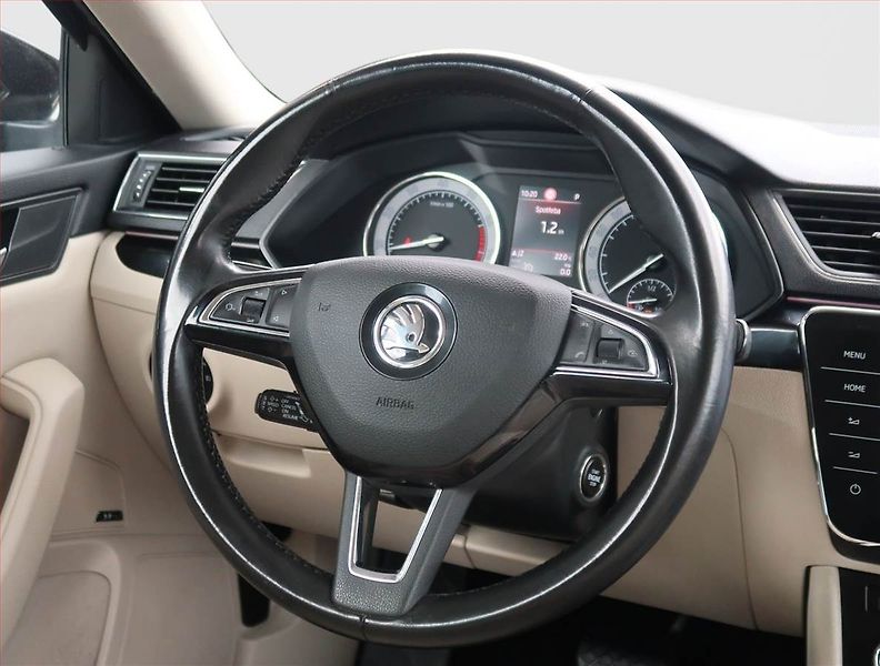 Škoda Superb (2017) Laurin&Klement 2.0 TSI, 4X4 - fotka 27 z 27