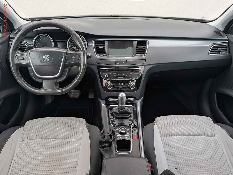 Peugeot 508 (2013) 1.6 eHDi, AT - fotka 8 z 13