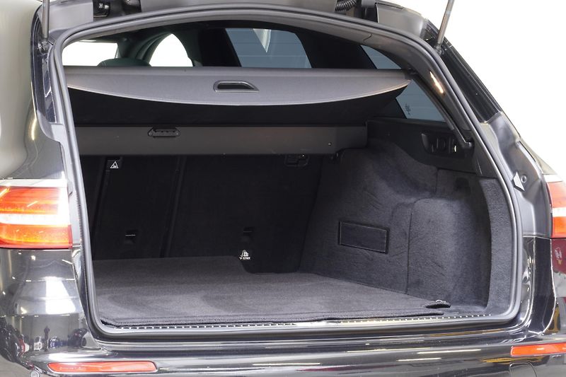 Mercedes-Benz Třídy E 63 AMG,4m,Klima.sed,ACC,Pano - fotka 9 z 43