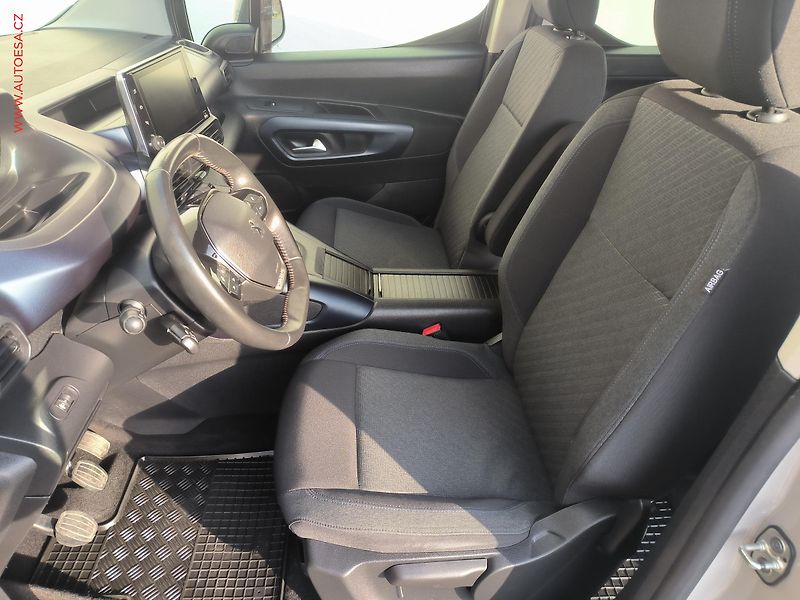 Peugeot Rifter (2019) 1.5HDI, ČR, ALLURE, autoAC - fotka 9 z 21