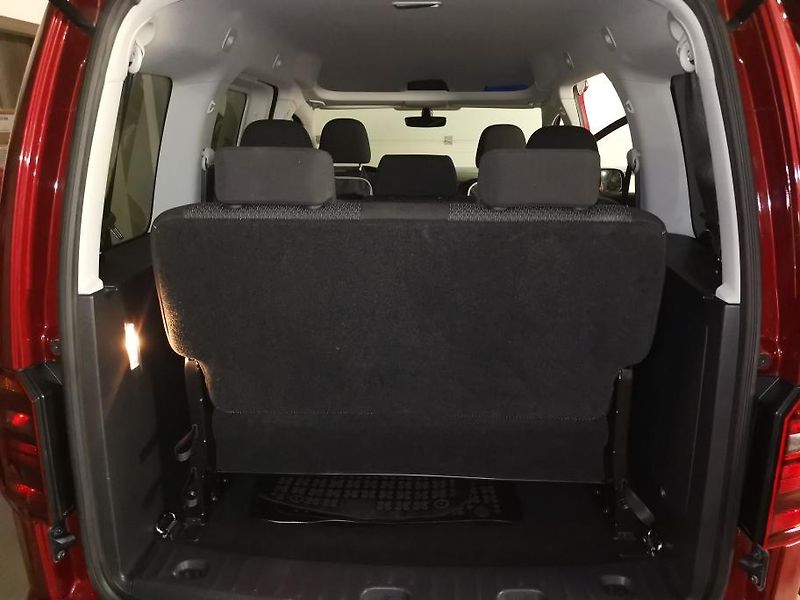 Volkswagen Caddy (2016) 4x4, DSG, 7 míst, GENER. FOUR - fotka 13 z 17