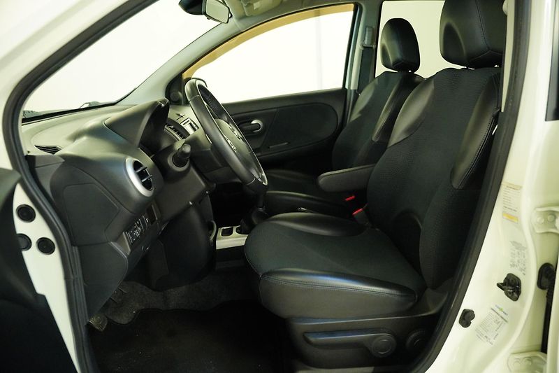 Nissan Note - fotka 12 z 23