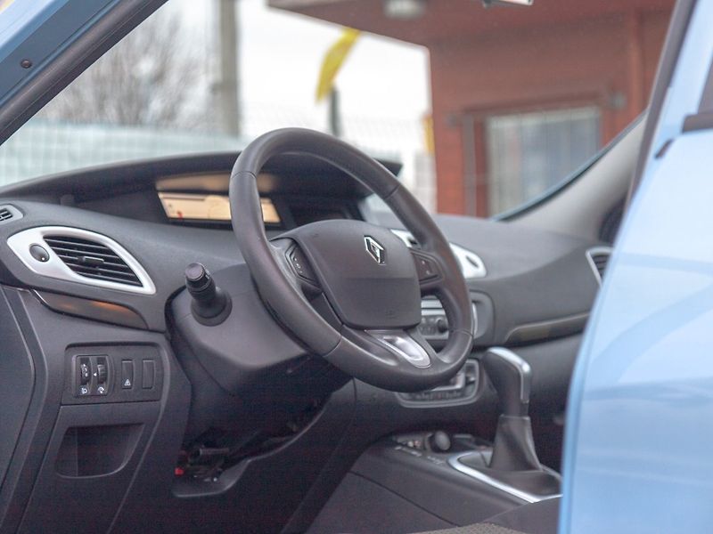 Renault Scénic (2010) ČR 1.5DCI 81KW NAVI – AUTOMAT - fotka 11 z 42