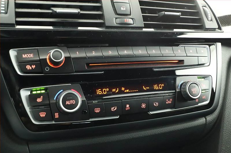 BMW Řada 4 (2017) 420d xDrive, 4X4, Automat - fotka 17 z 20