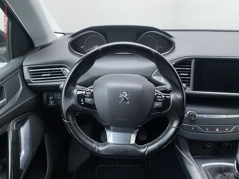 Peugeot 308 (2019) 1.5 HDi, Allure, navi - fotka 11 z 18