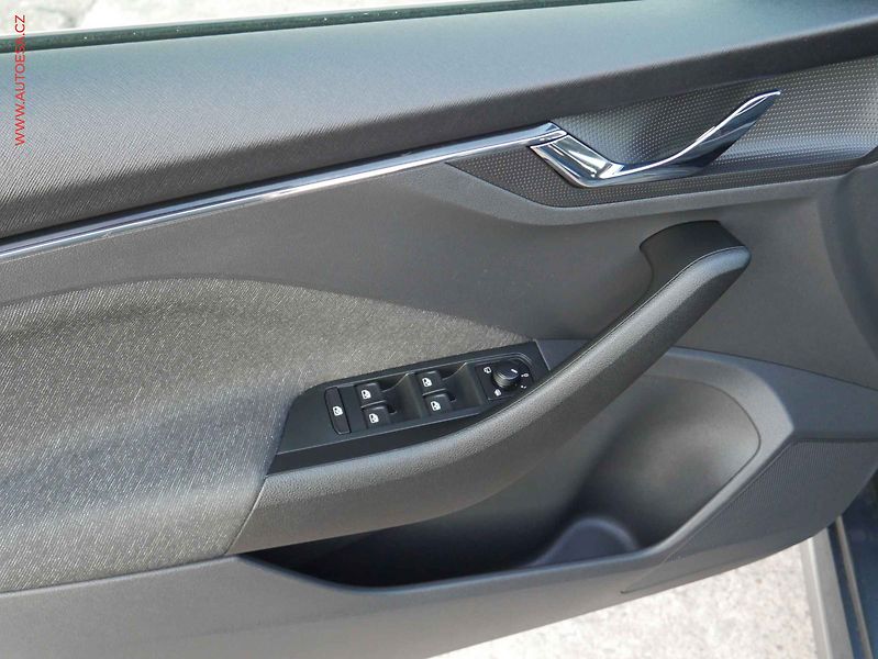 Škoda Kamiq (2021) 1.0 TSi, ČR, Style - fotka 16 z 16