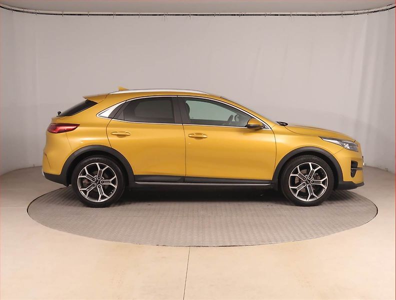 Kia XCeed (2022) Exclusive 1.5 T-GDI - fotka 6 z 17