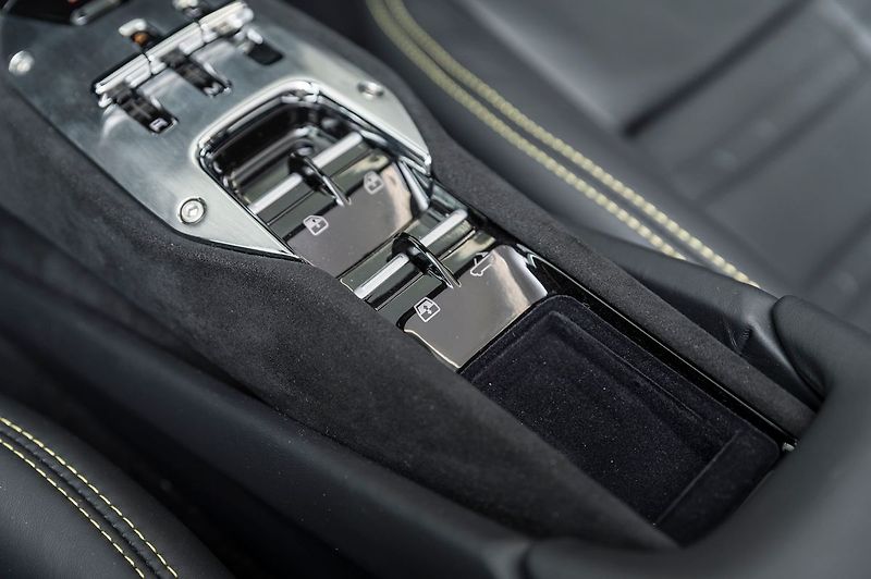 Ferrari 296 GTS (2024) Lift/Daytona - fotka 13 z 22