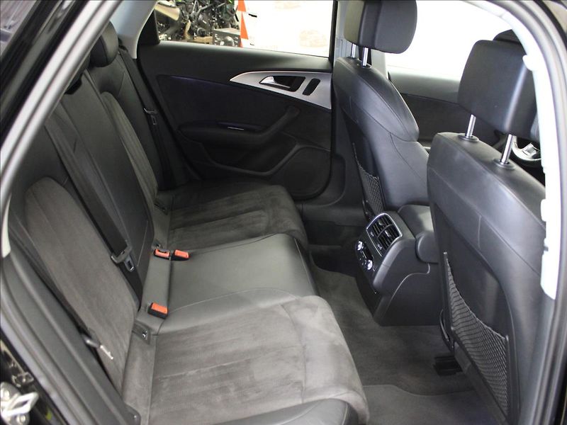 Audi A6 3,0 TDI 160KW S-Line top stav - fotka 14 z 32