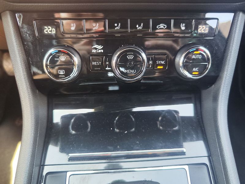 Škoda Superb 2.0 TDI/147kW 4x4 L&K DSG - fotka 28 z 39