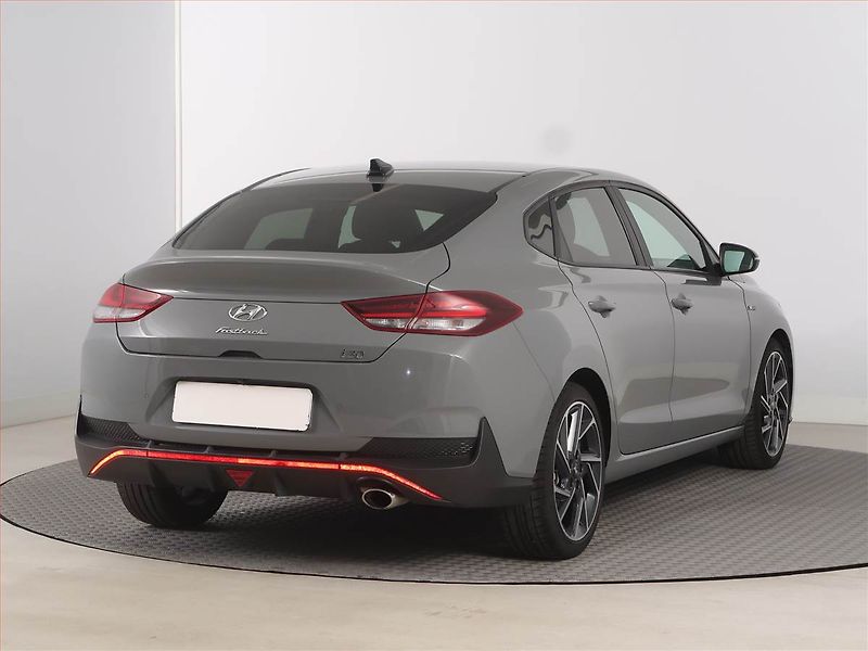 Hyundai i30 (2022) N-Line 1.5 T-GDI MHEV - fotka 5 z 17