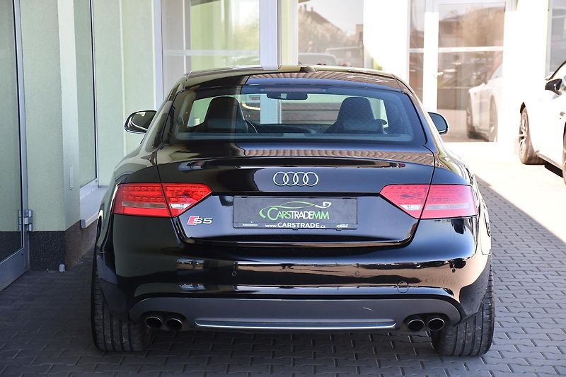 Audi S5 4.2FSI V8 MANUÁL QUATTRO - fotka 6 z 29