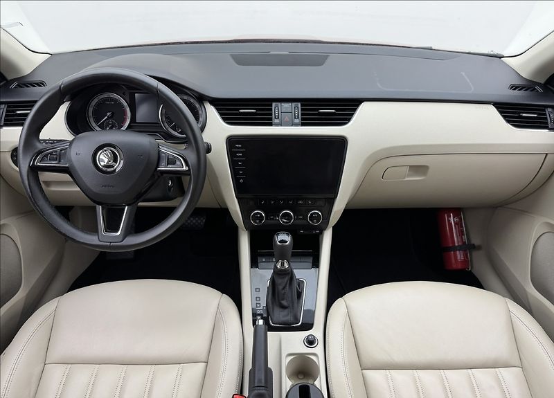 Škoda Octavia 1,4 DSG LED CANTON KŮŽE NAVI - fotka 7 z 44