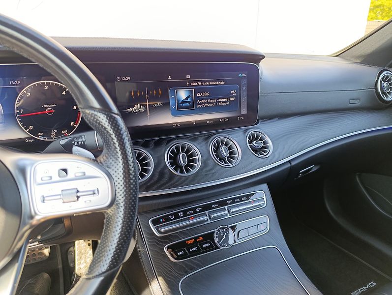 Mercedes-Benz Třídy E 220d 143kW AMG COUPÉ DPH - fotka 22 z 30
