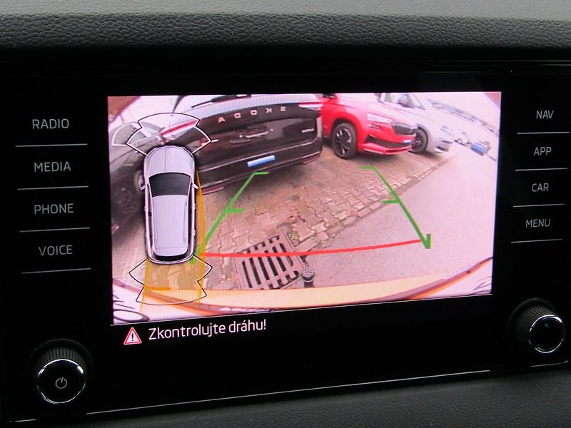 Škoda Karoq FL 4x4 Sportline 2.0 TDI CR /1 - fotka 28 z 30