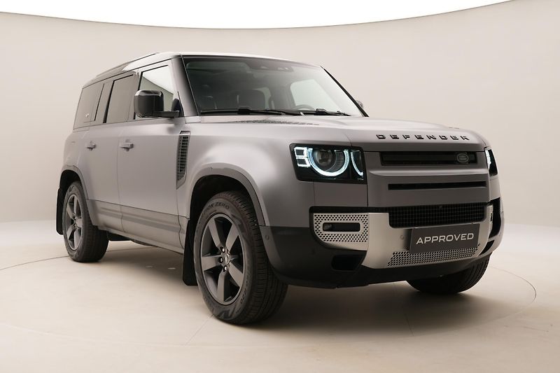 Land Rover Defender 110 D250 HSE AWD AUT CZ - fotka 14 z 51