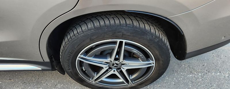 Mercedes-Benz EQC (2022) 400 4M AMG SOH 94,5% 85kWh - fotka 41 z 50